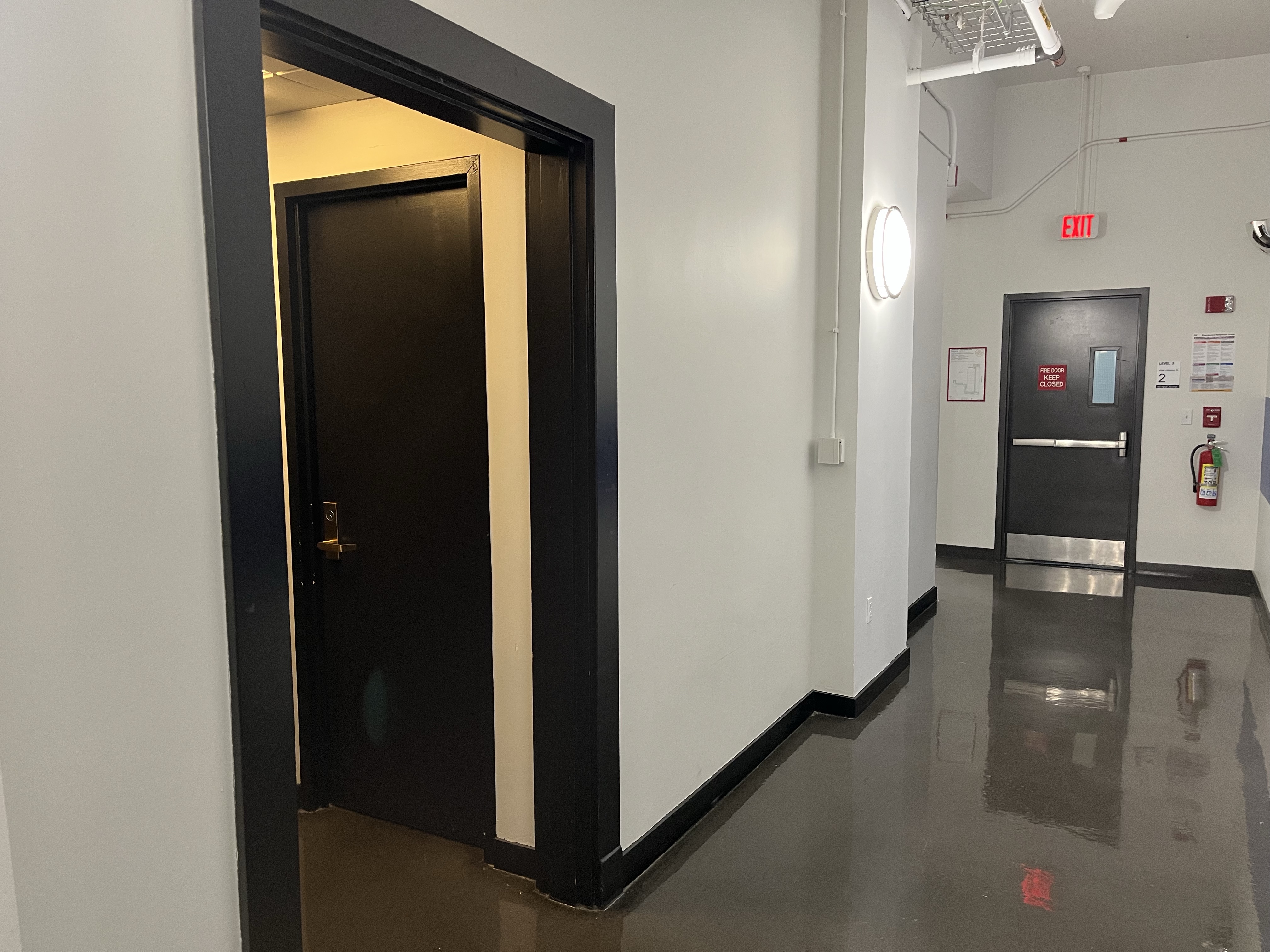 Alcove entry